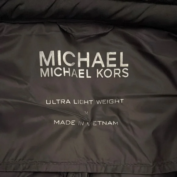 Michael Kors Puffer Coat with Hood - Picture 6 of 6